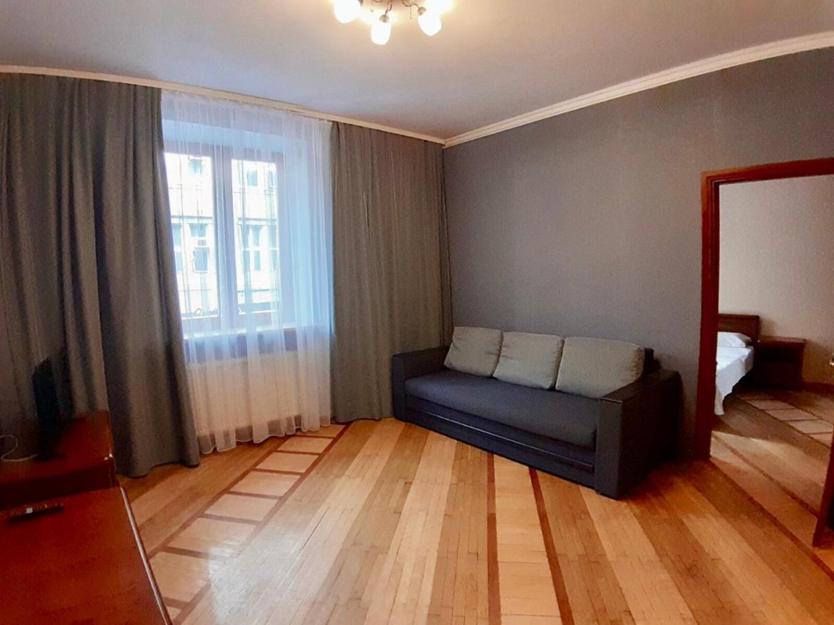 Apartment Hnatuka Center Lviv Dış mekan fotoğraf